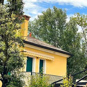 Annahouse, 25 Minutes By Train From Venice Marano Veneziano